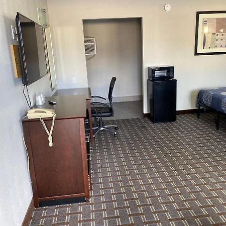New Budget Inn Eaton Bagian luar foto
