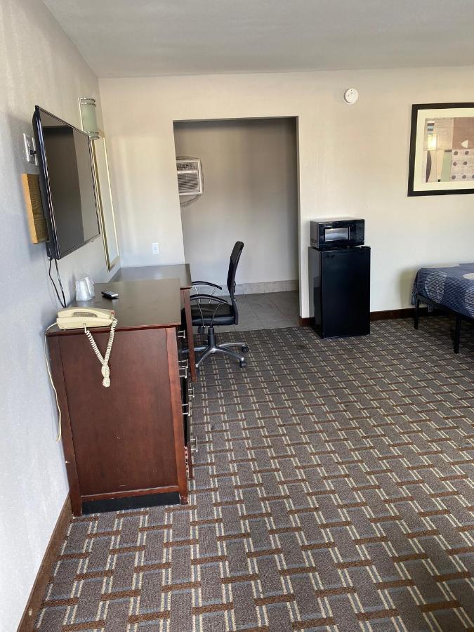 New Budget Inn Eaton Bagian luar foto