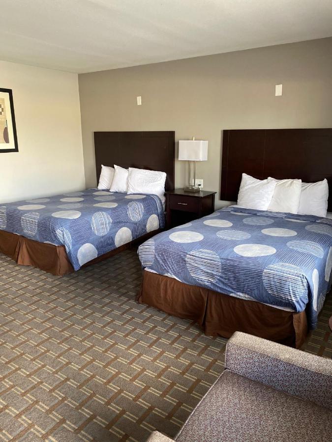 New Budget Inn Eaton Bagian luar foto